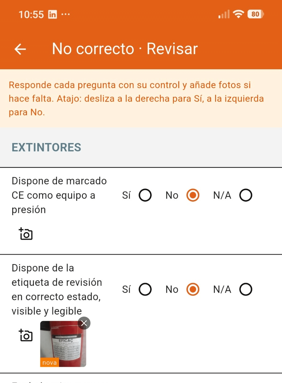 App móvil de Befire: cuestionario de un extintor con una foto adjunta a la respuesta