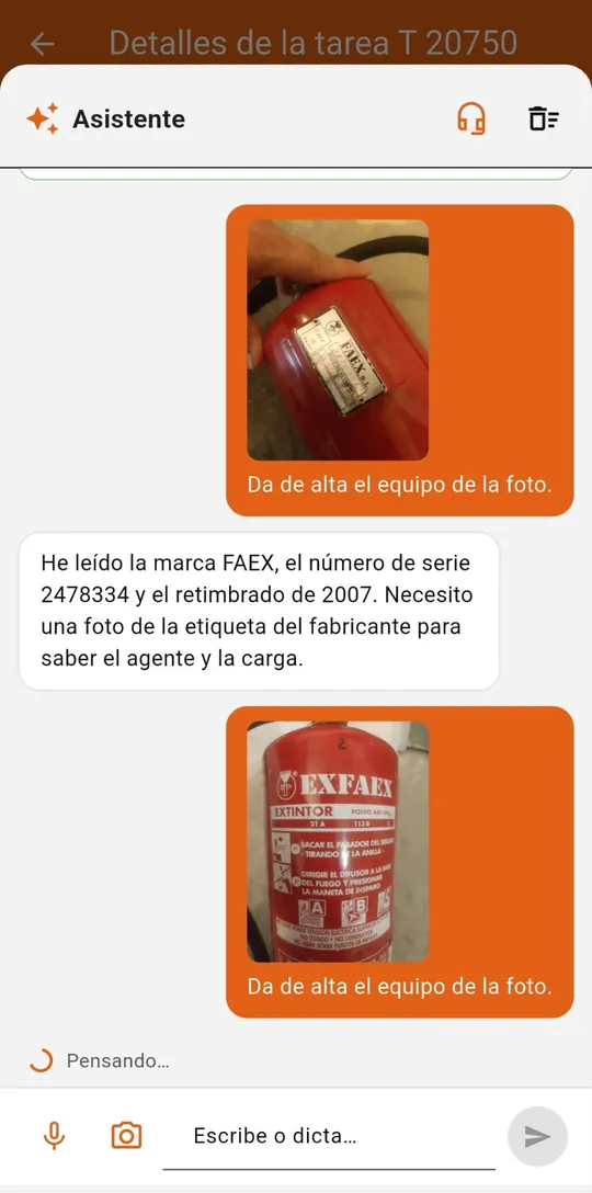 La IA lee la placa del extintor
