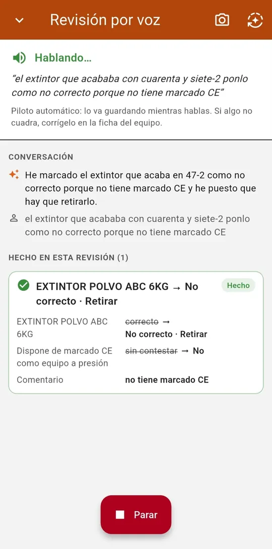 Revisión por voz con IA